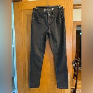 Seven7 black skinny jeans. Tummyless. Size 8.